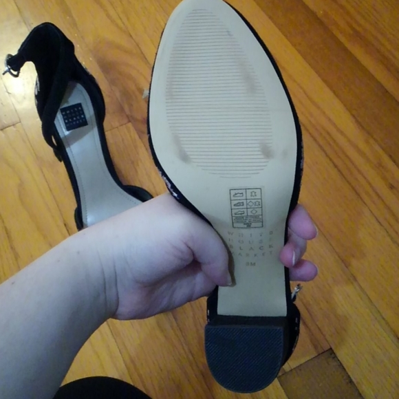 White House Black Market ankle strap heels - Picture 4 of 7